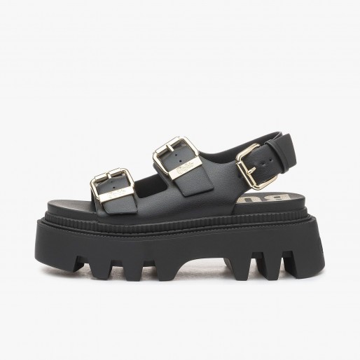 Buffalo Flora On Platform