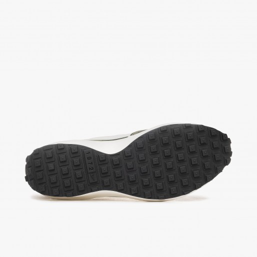 Nike  Waffle Debut