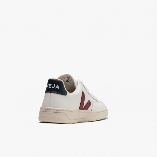 Veja V-12 Leather Veja V-12 Leather