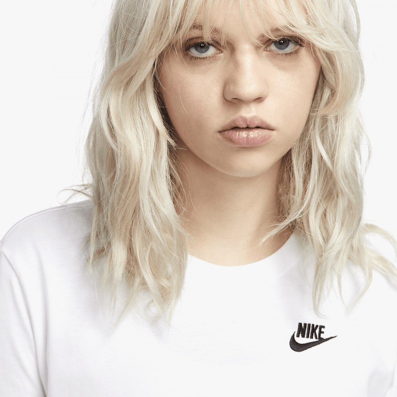 Nike Sportswear Club Essentials W Nike Sportswear Club Essentials W