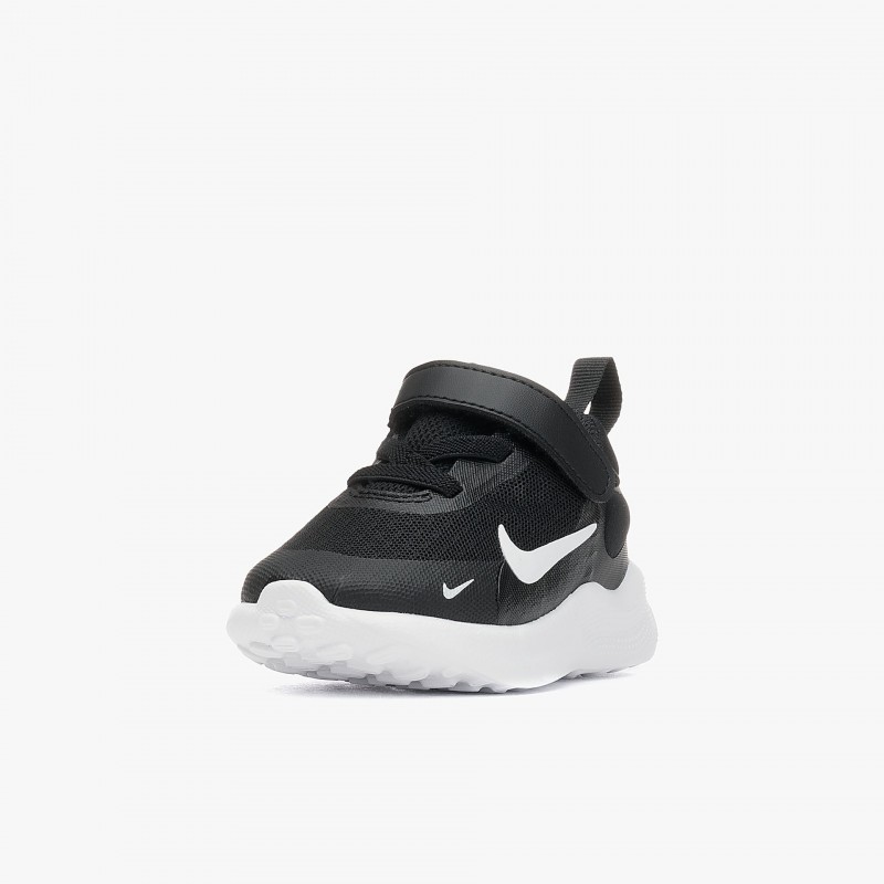 Nike Revolution 6