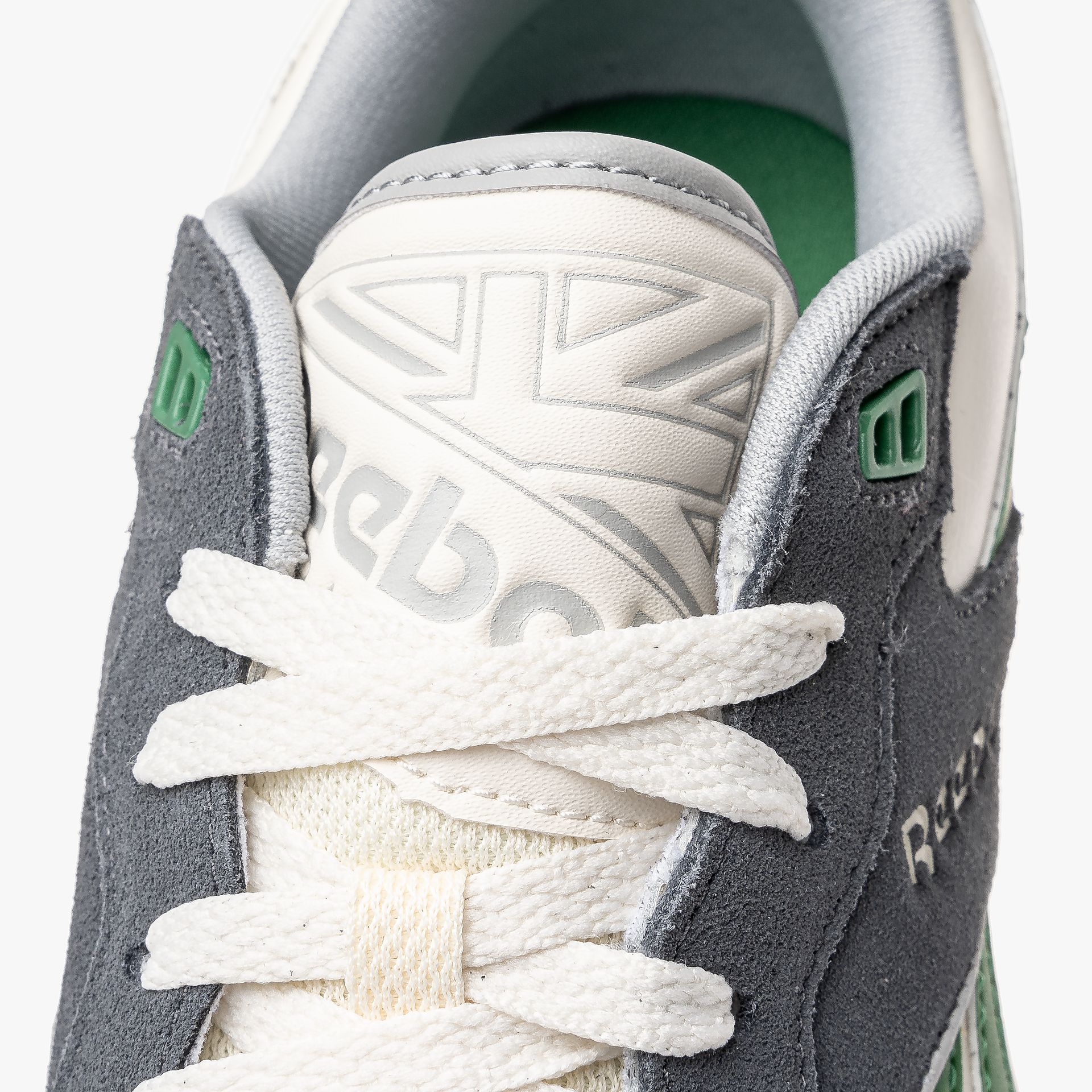 Reebok BB 4000 II