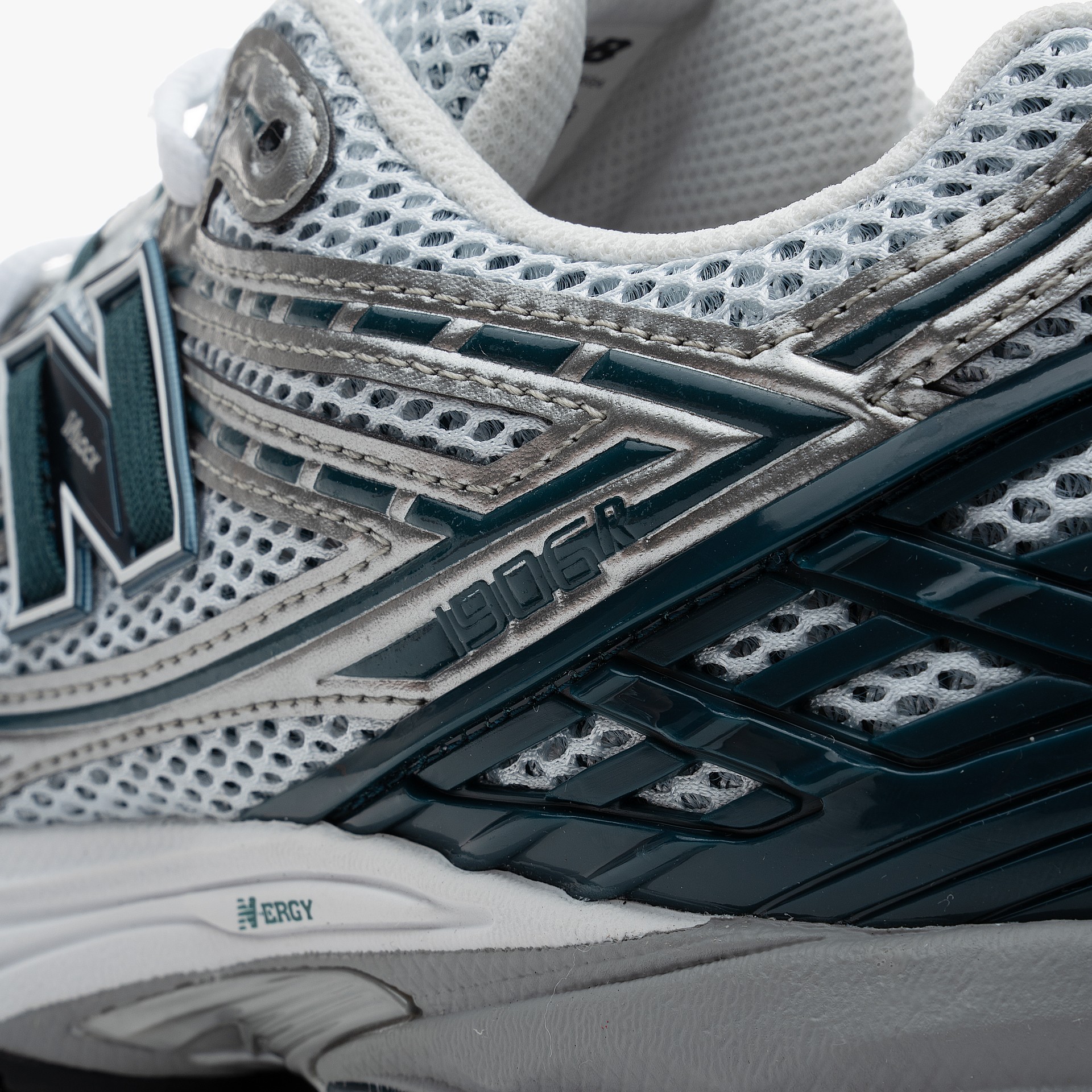 New Balance 1906R