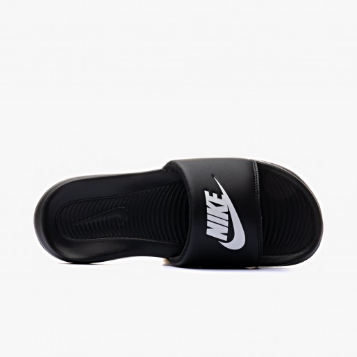 Nike Victori