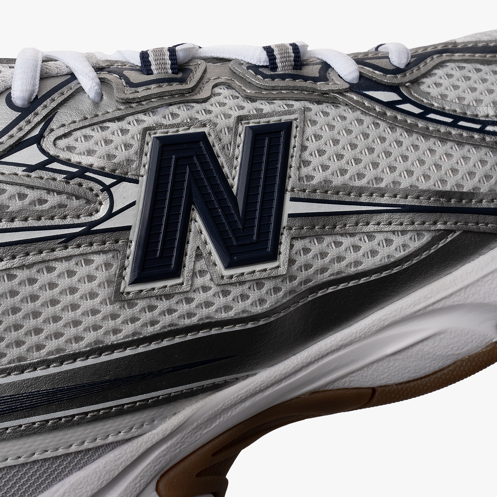 New Balance U740