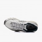 New Balance U740