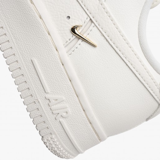 Nike Air Force 1 07 LX