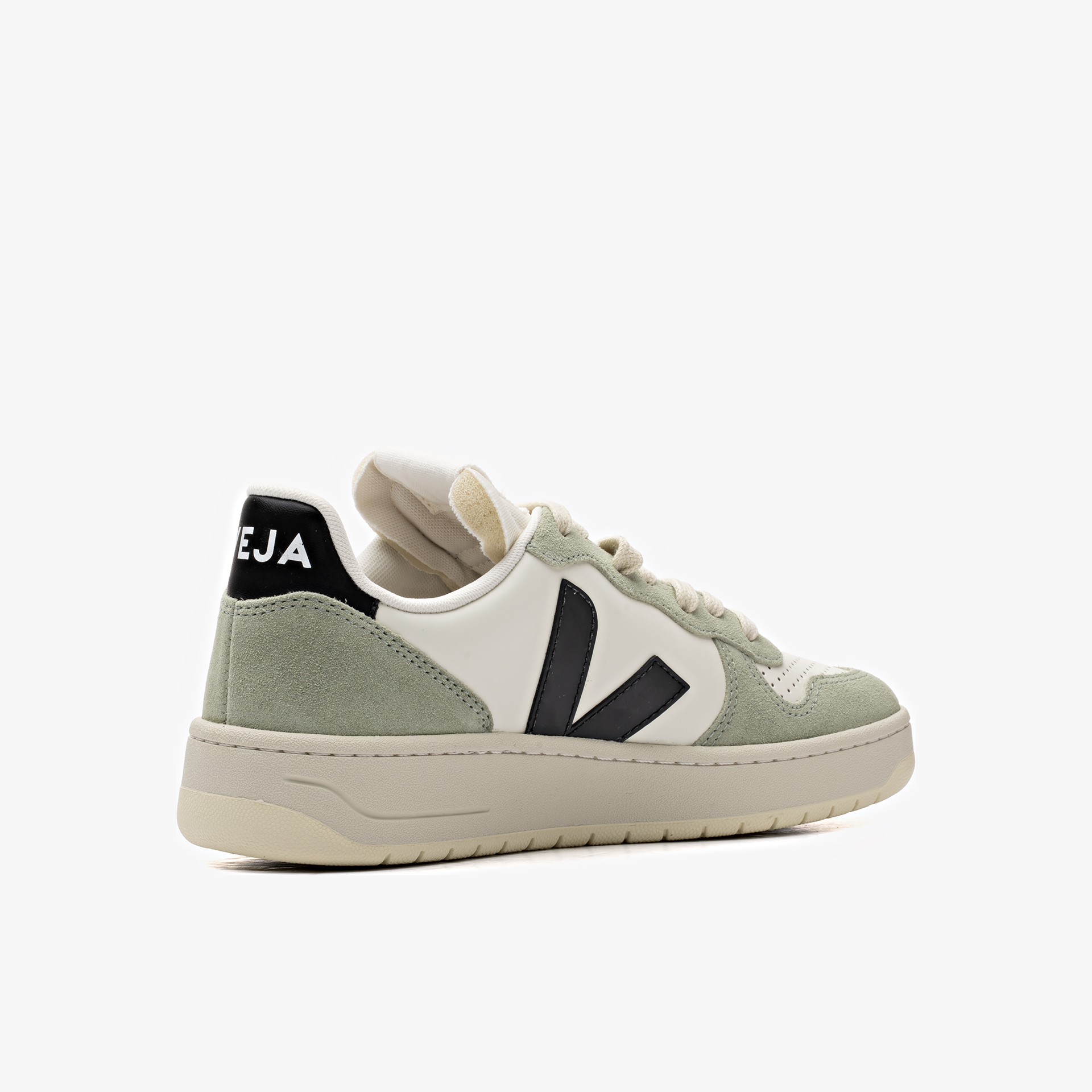 Veja V-10 Leather