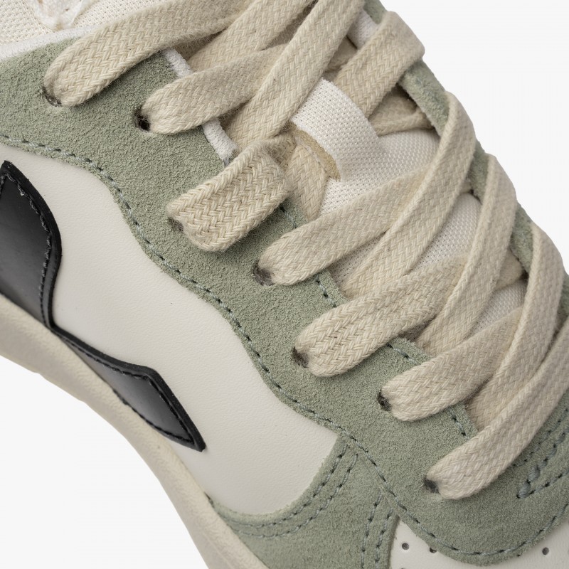 Veja V-10 Leather Veja V-10 Leather