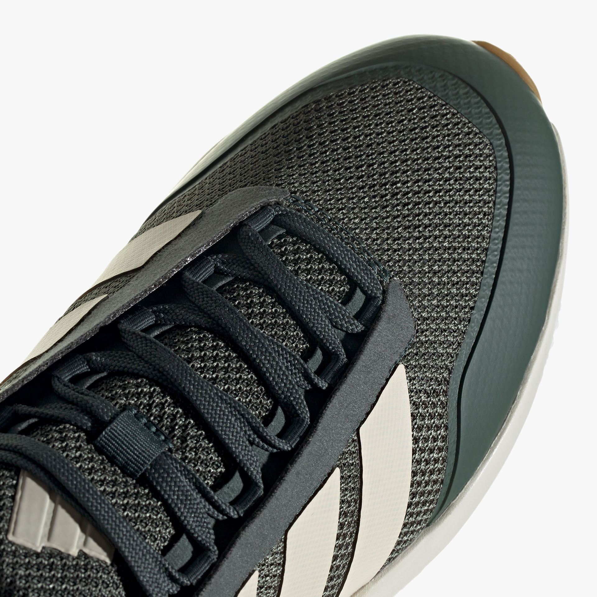 adidas Avryn