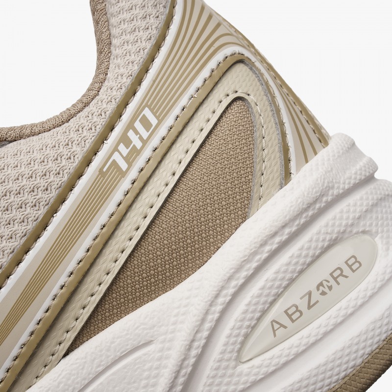 New Balance 740