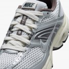 Nike Air Max Moto 2K